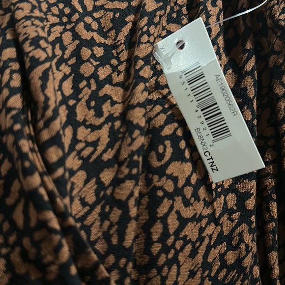 Amazon Essentials Short-Sleeve Surplice Cropped Wide-Leg Jumpsuit Size XL - Picture 7 of 13